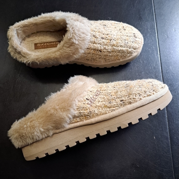 Skechers In & Out Faux Fur Clog/Slipper Size 7 - Picture 1 of 11